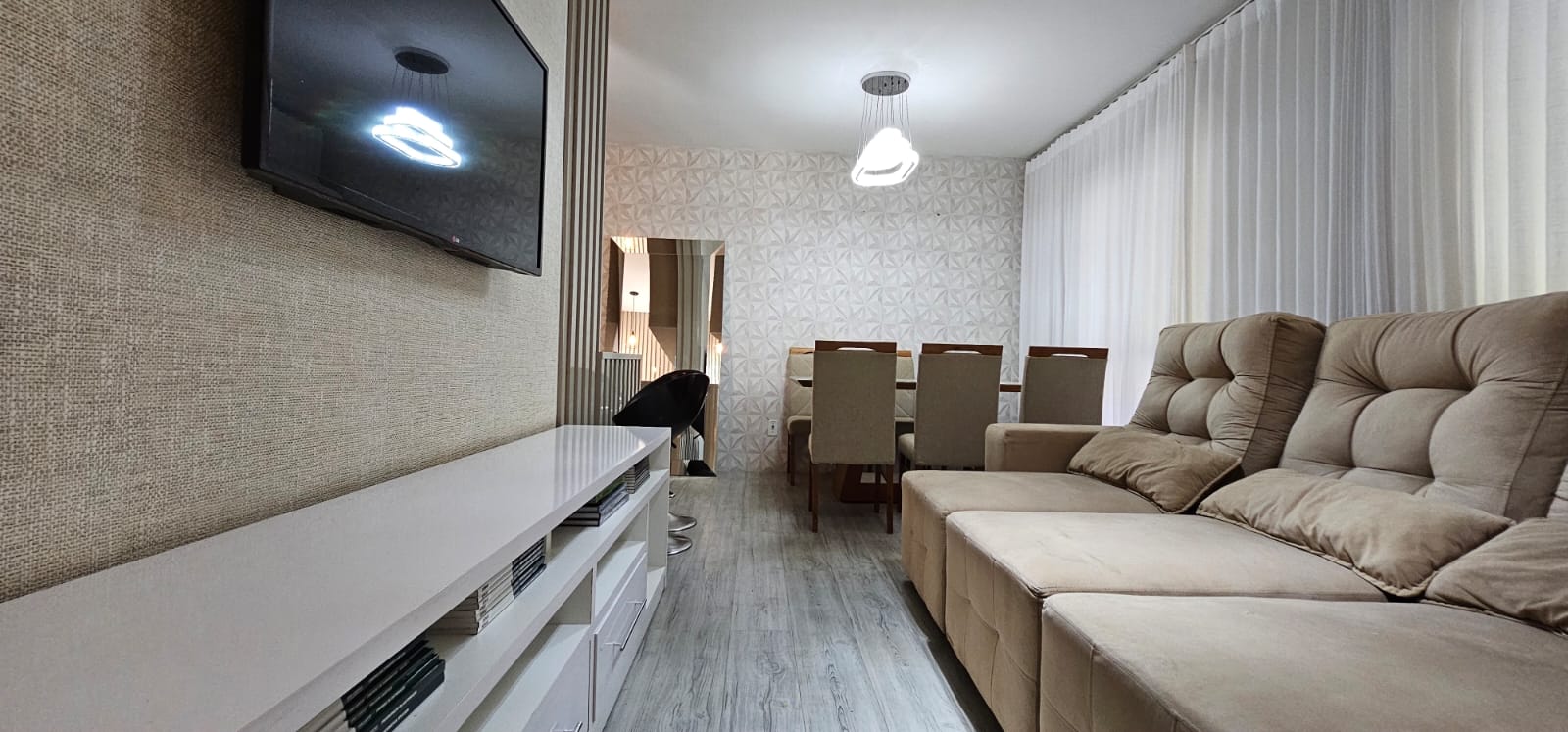 Interior 6